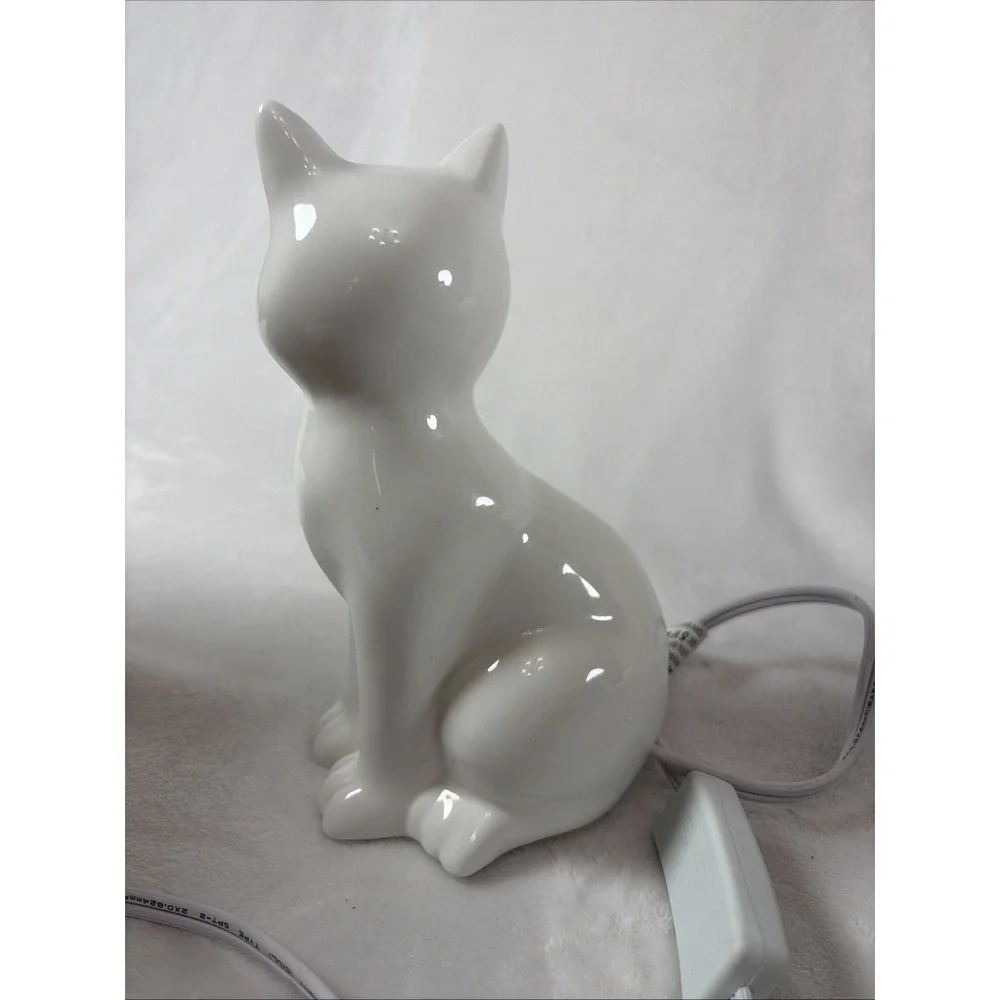 Target White Ceramic Cat Accent Lamp Figural Kitty Night Light Minimalist Boho